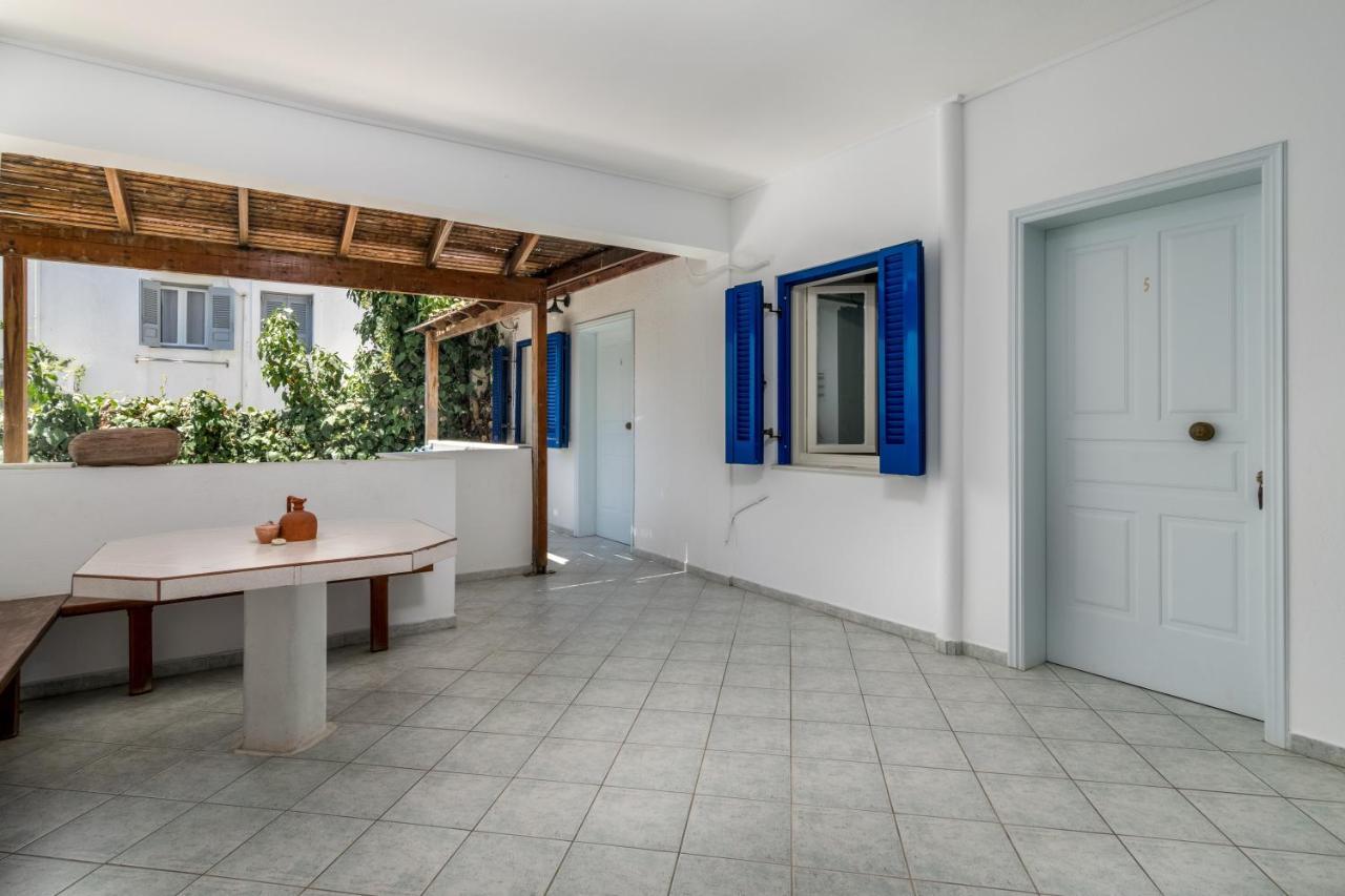 Tina'S Apartments Adamantas  ภายนอก รูปภาพ